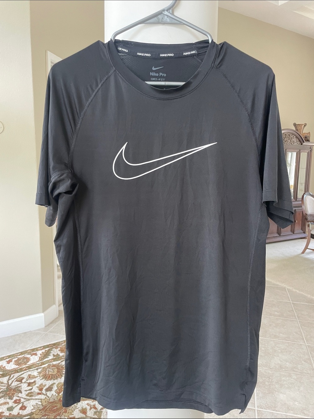 Nike men’s Tshirt, Nike Pro, medium, slim fit, black